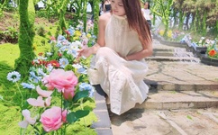 女人张开腿无遮无挡图